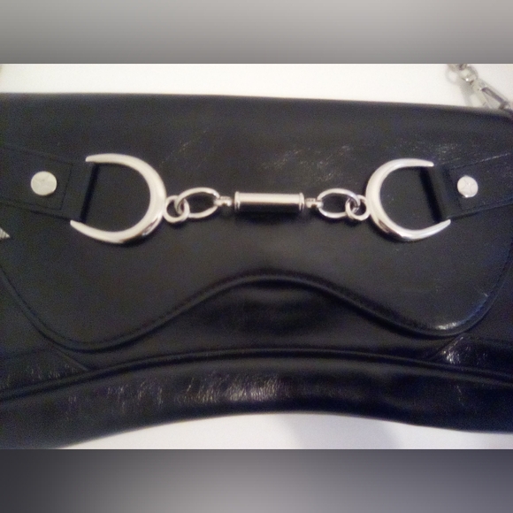 Paris Hilton Women's Rider Large Shoulder Baguette Bag Black Silver Chain - Picture 5 of 16